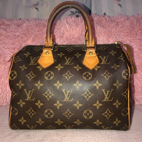 Louis Vuitton Handbags - LOUIS VUITTON SPEEDY 25
